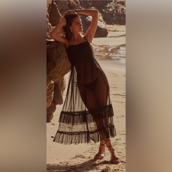 Anthropologie Dresses & Skirts - Anthropologie medium sheer dress/cover up very versatile can wear many ways A558